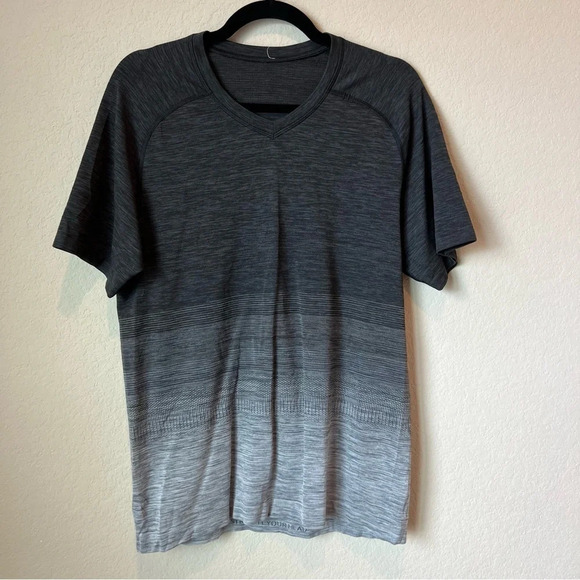 Lululemon Ombré tee - Picture 1 of 4